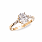 Anillo de compromiso en oro amarillo 14K con zirconia corte ovalado