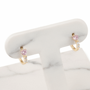 Aretes argollas en oro 14K con zirconias y piedra de corazón rosado